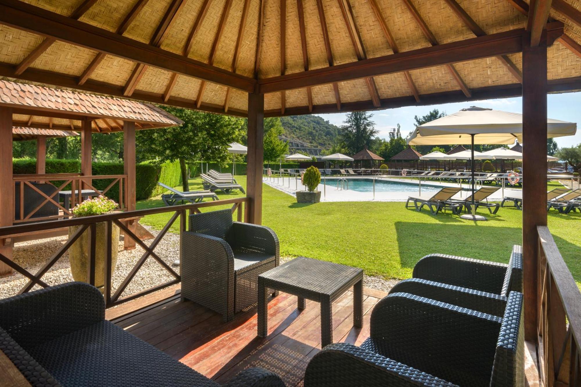 Hotel & Spa Monasterio De 볼타나 외부 사진 The swimming pool at the hotel